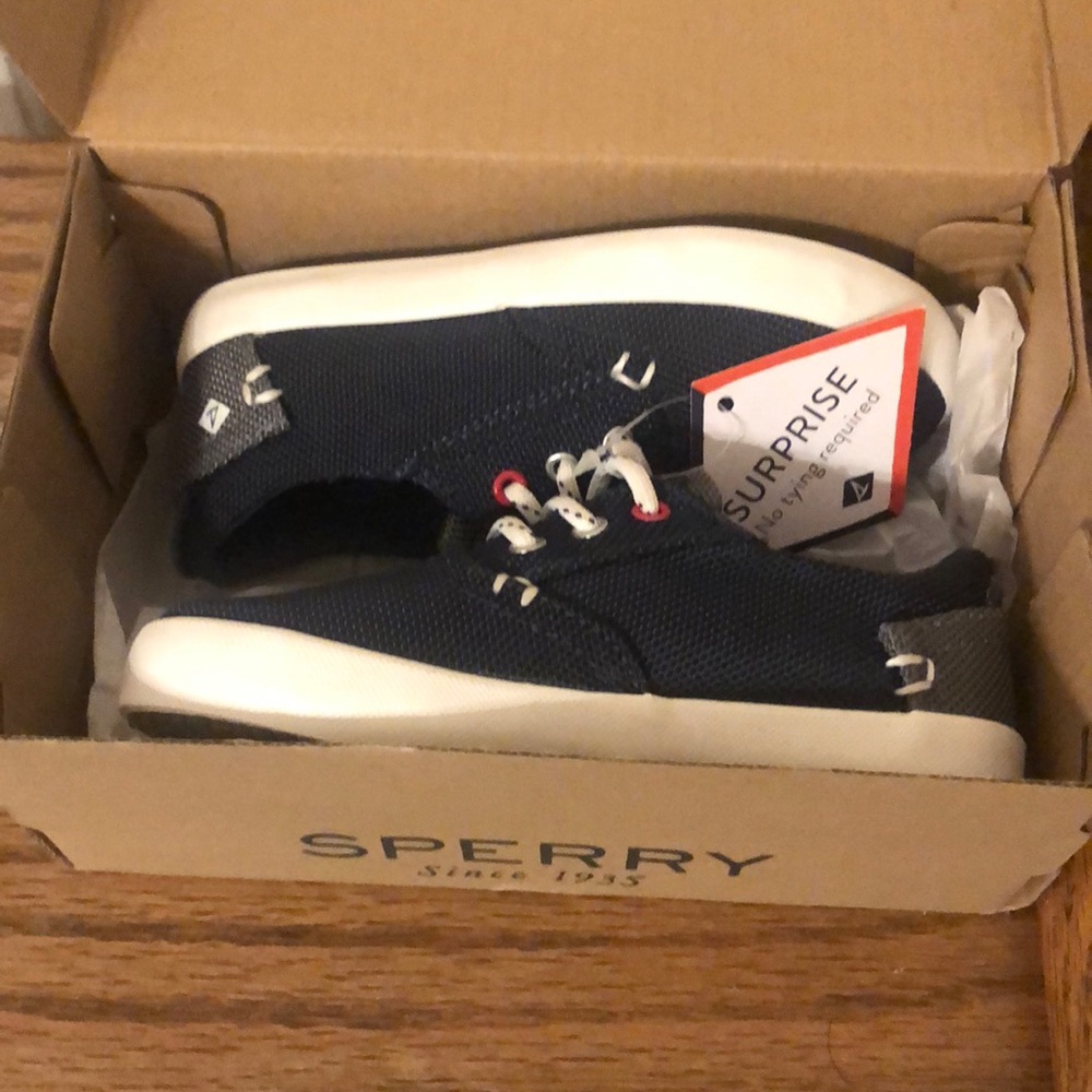 Brand new Sperry toddler boys sneakers size 8M